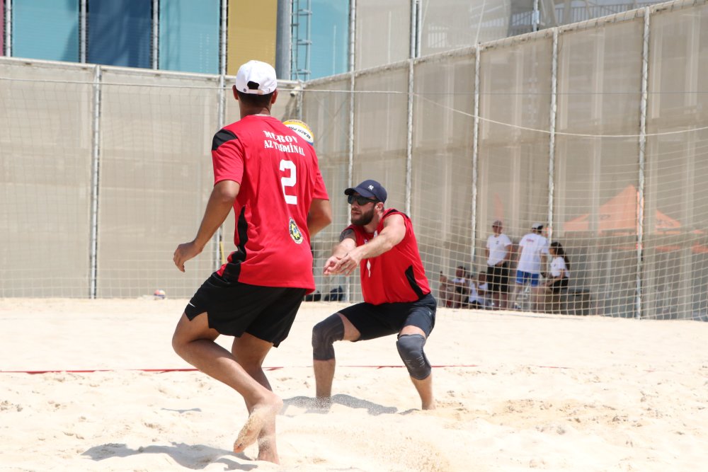 AMO GROUP Azerbaycanda cimerlik voleyboluna destek olur