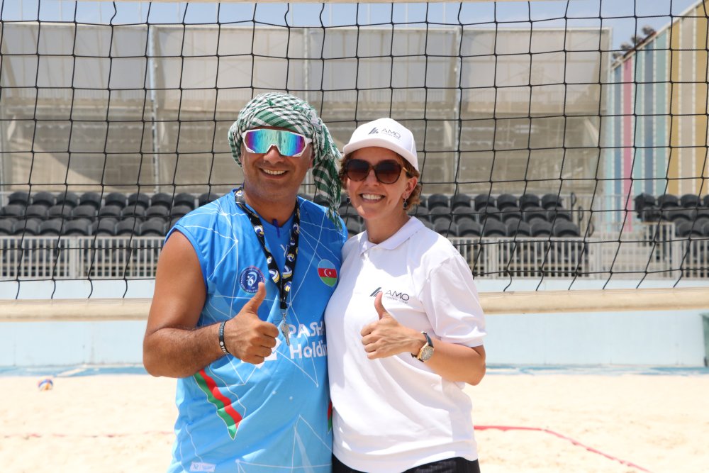 AMO GROUP Azerbaycanda cimerlik voleyboluna destek olur