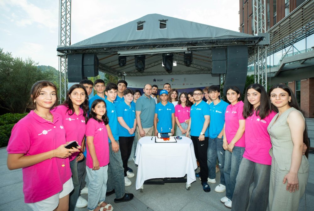 AMO GROUP “YASAT” dusergesinin usaqlari ile menali bir gun kecirdi